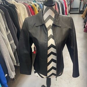 Elegant Black Leather Women's Jacket